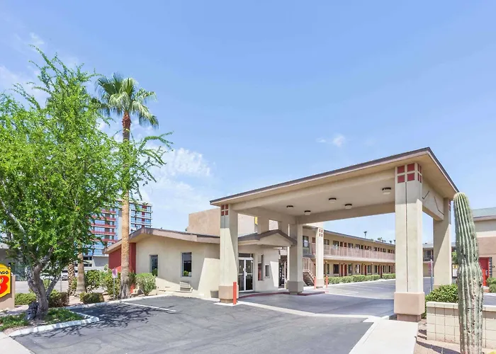 Super 8 By Wyndham Tempe/Asu/Airport Hotel